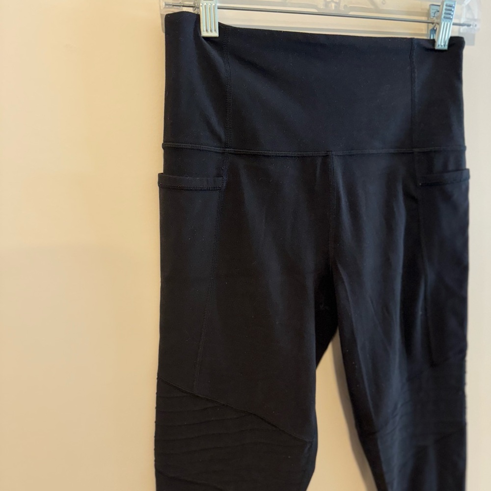 Athleta Black Ribbed Leggings Size S with Pockets